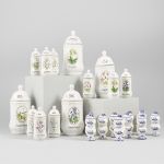 474683 Spice jars
